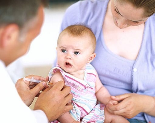 Да ли вакцинишете новорођенчу или не?